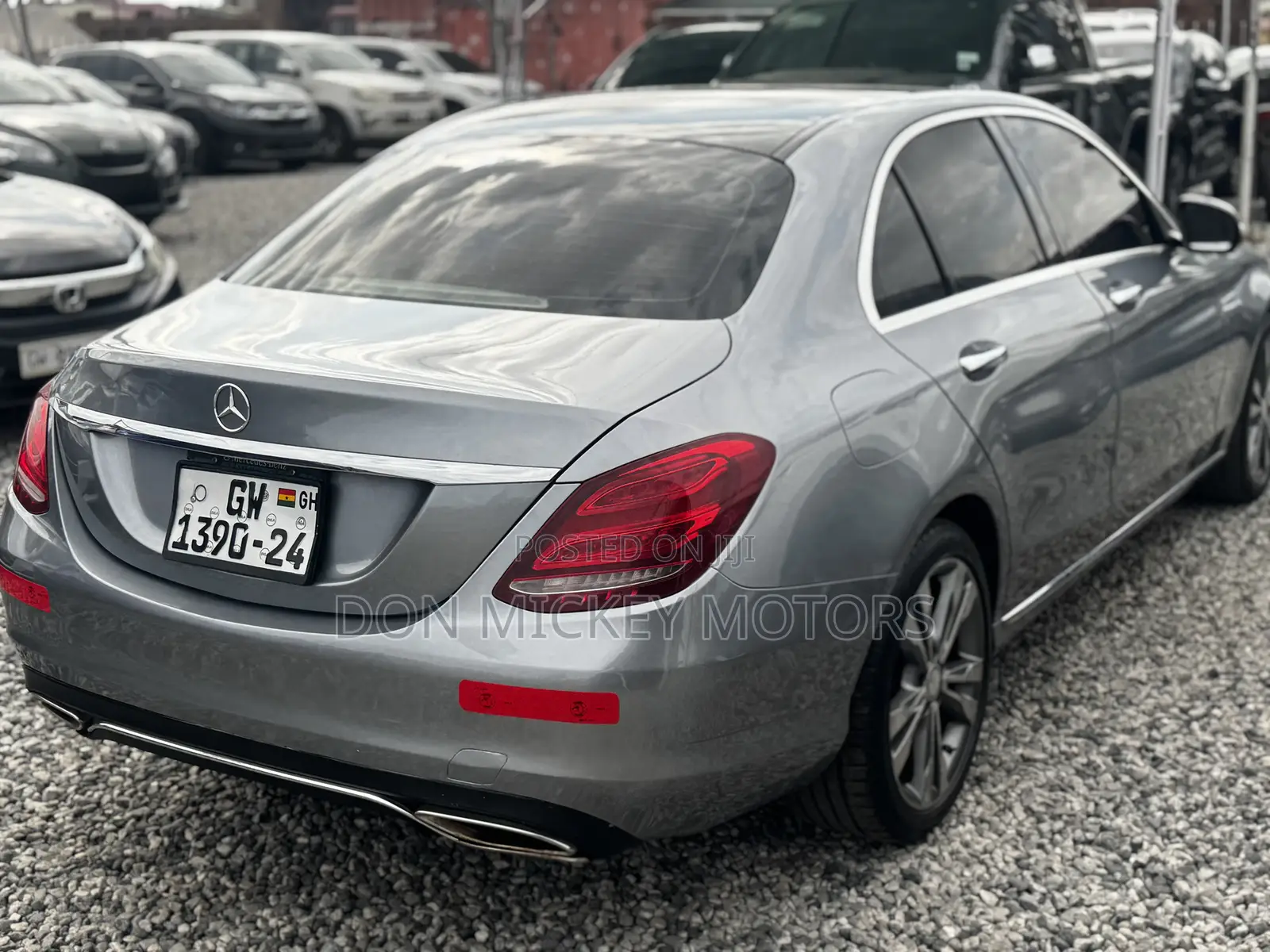 Mercedes-Benz C300 Luxury 4dr AWD 4Matic Sedan (2.0L 4cyl 7A) 2015