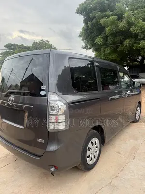 Toyota Voxy 2011 Gray