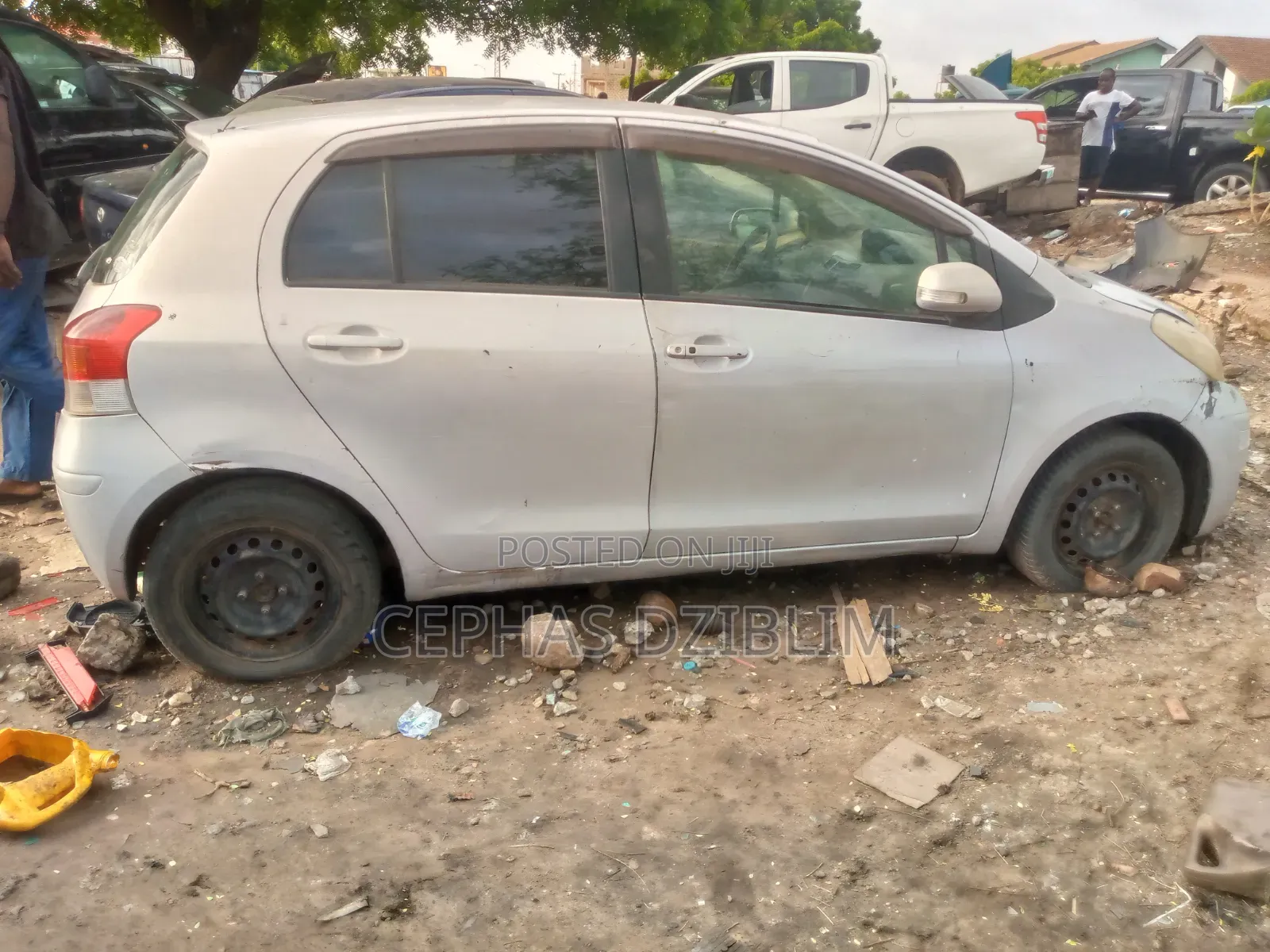Toyota Vitz 1.0 FWD 3dr 2010 Silver