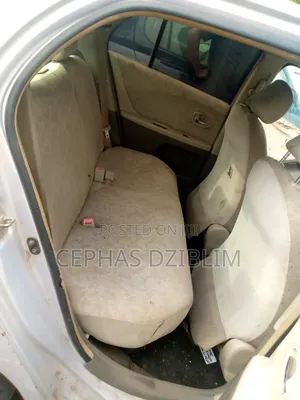 Toyota Vitz 1.0 FWD 3dr 2010 Silver