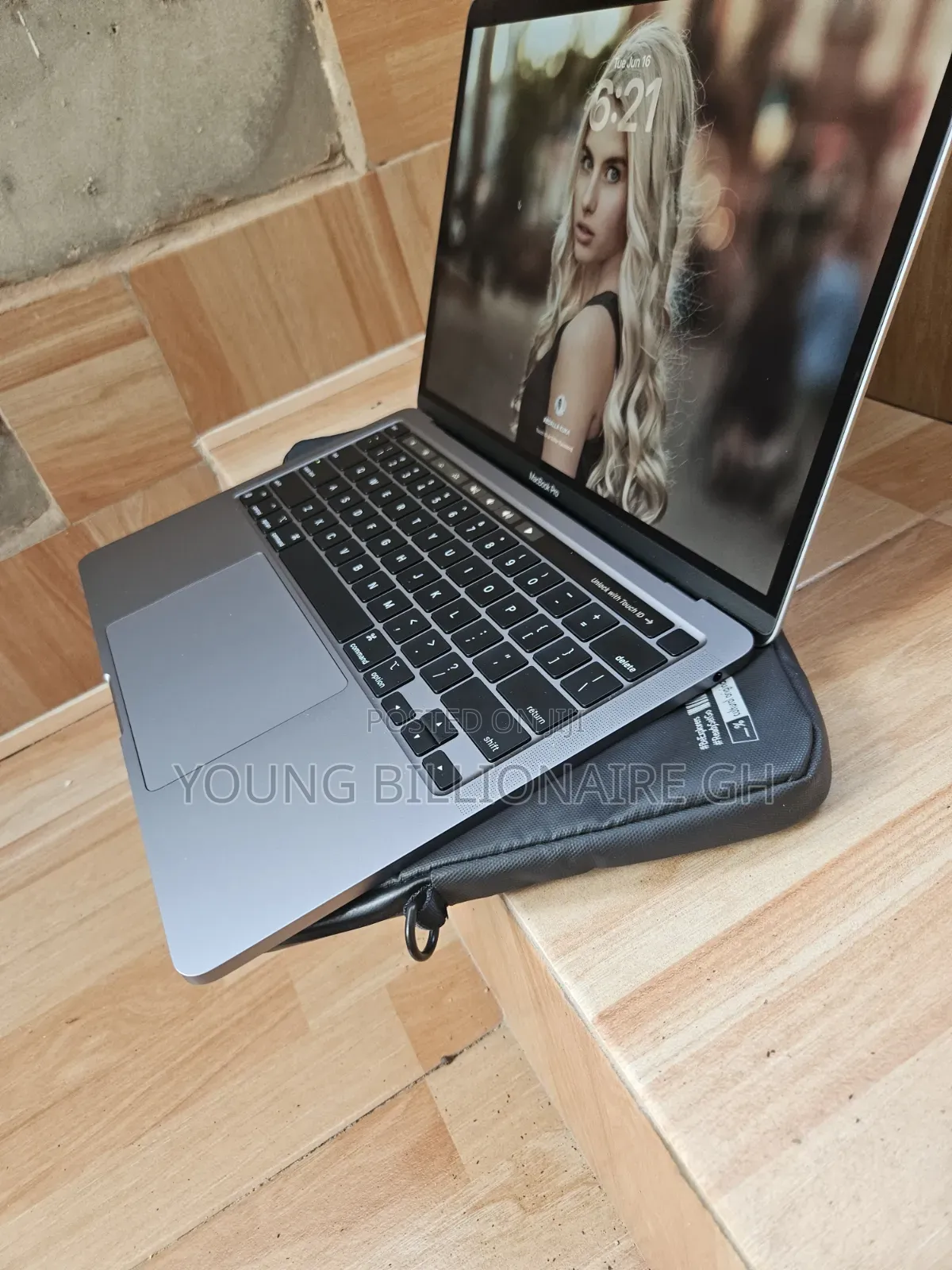 Laptop Apple MacBook Pro 2020 M1 8GB Apple M1 Pro SSD 256GB
