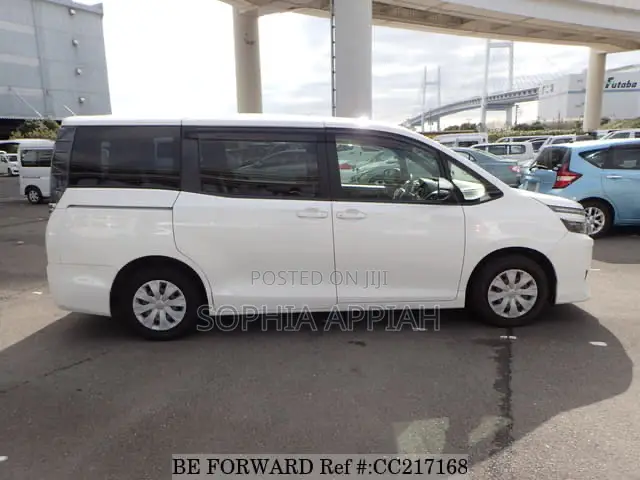 Toyota Voxy 2017 White
