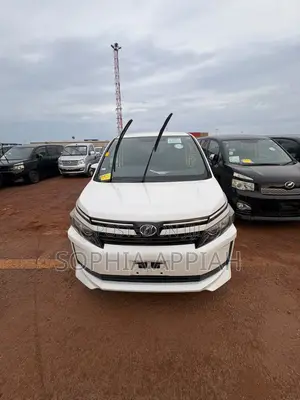 Toyota Voxy 2017 White