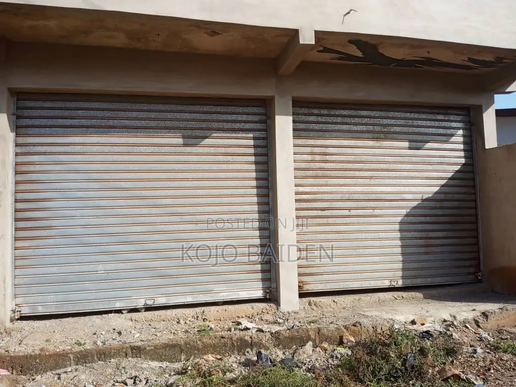 Stores To Let /Apartment