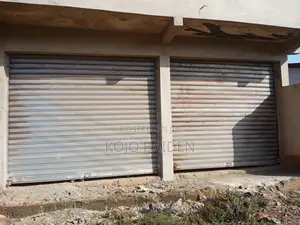 Stores To Let /Apartment