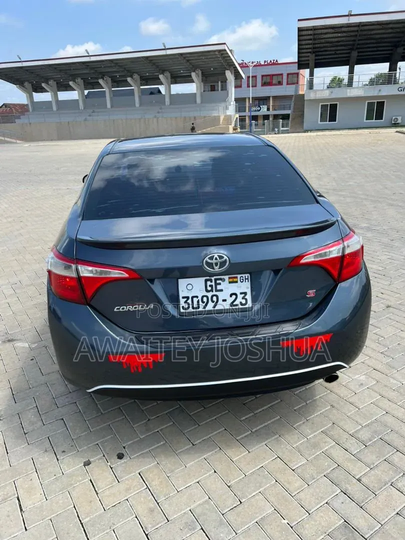 Toyota Corolla 2016 Green