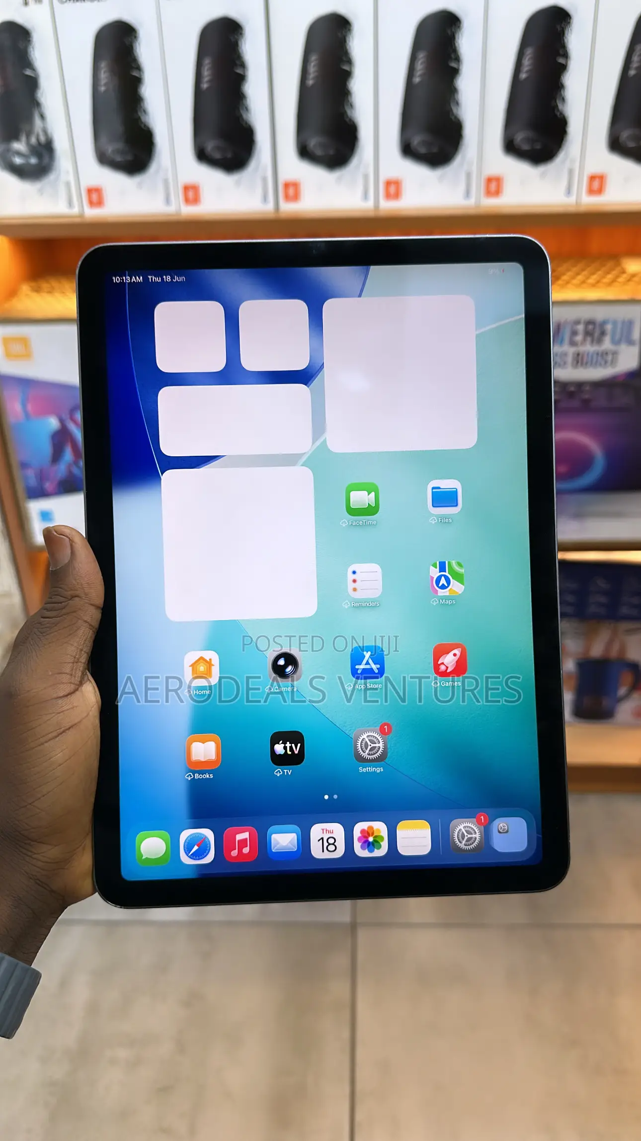 Apple iPad Air (2022) 256 GB Black