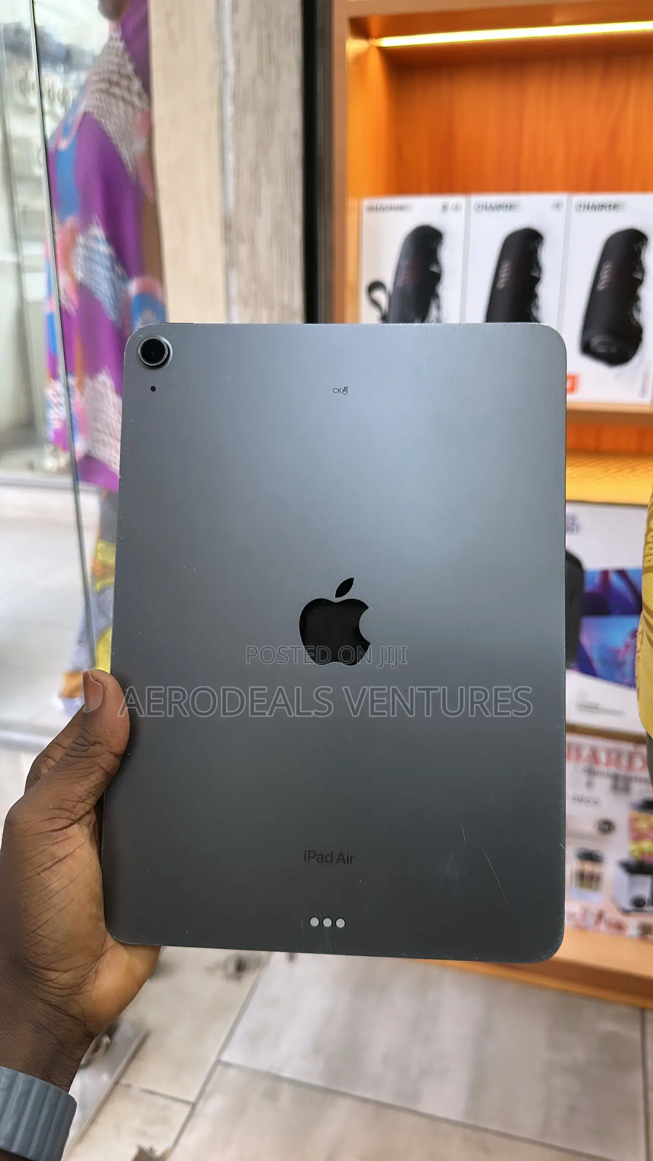 Apple iPad Air (2022) 256 GB Black