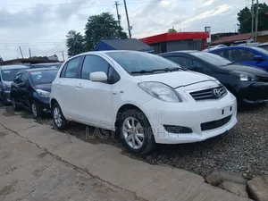 Toyota Yaris L Hatchback 5dr 2012 White