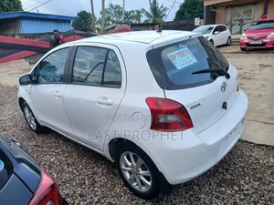 Toyota Yaris L Hatchback 5dr 2012 White