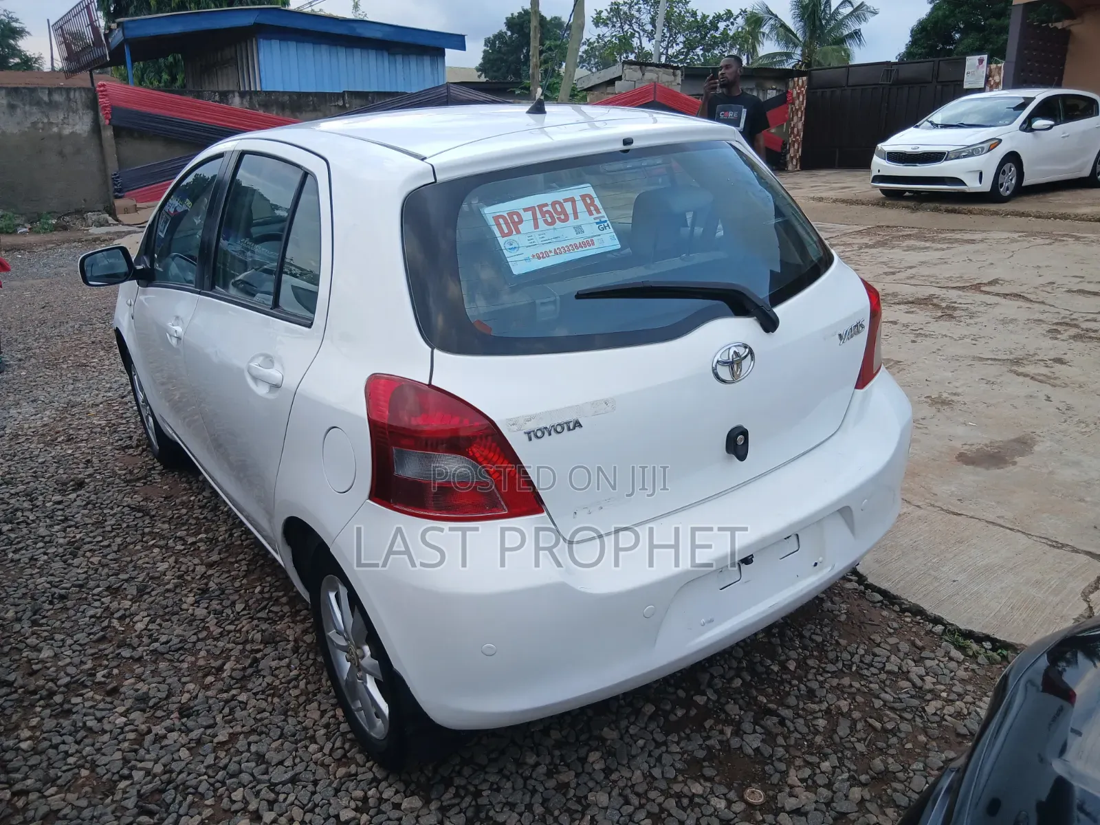 Toyota Yaris L Hatchback 5dr 2012 White