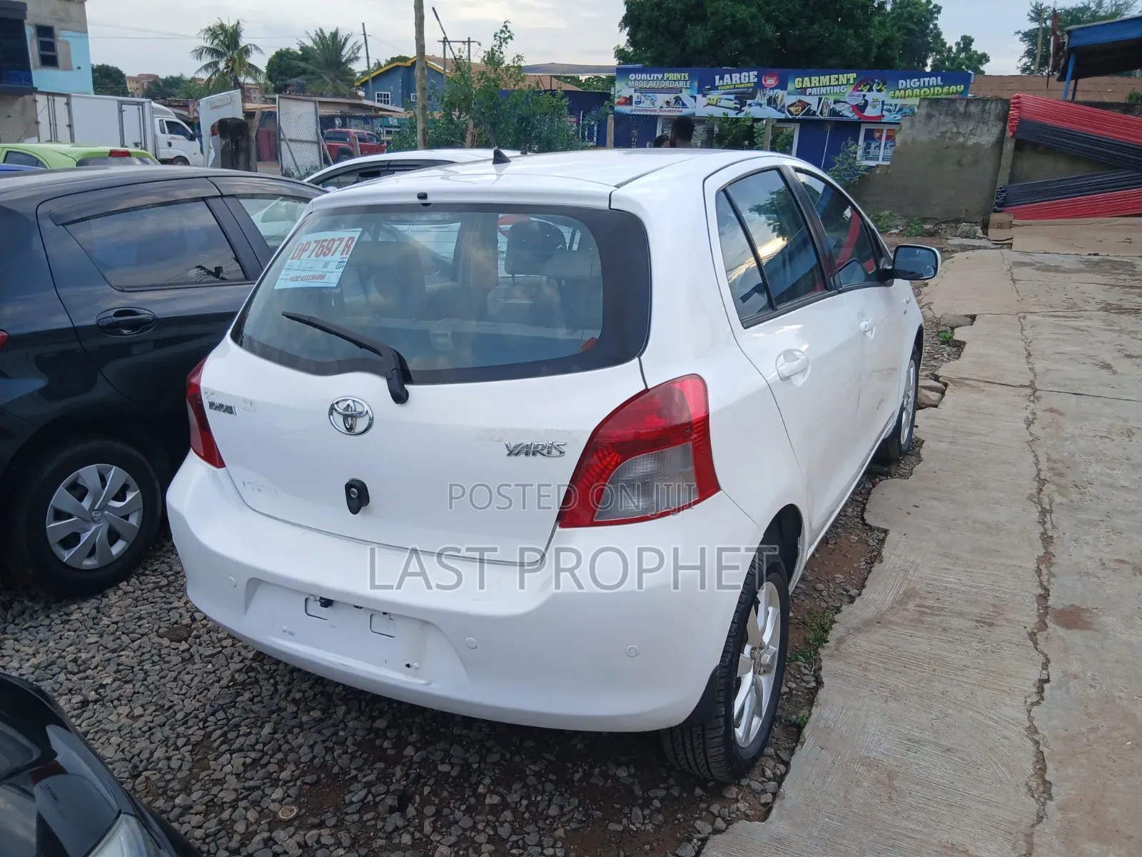 Toyota Yaris L Hatchback 5dr 2012 White