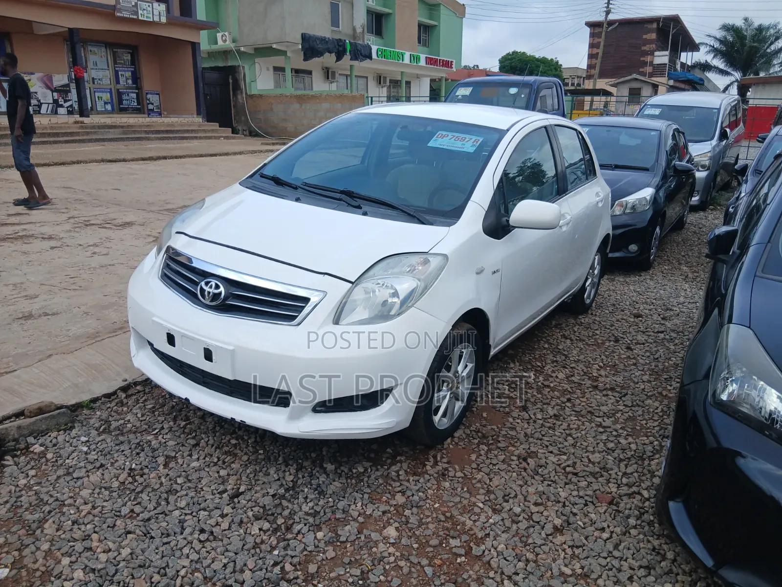 Toyota Yaris L Hatchback 5dr 2012 White