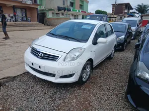 Toyota Yaris L Hatchback 5dr 2012 White