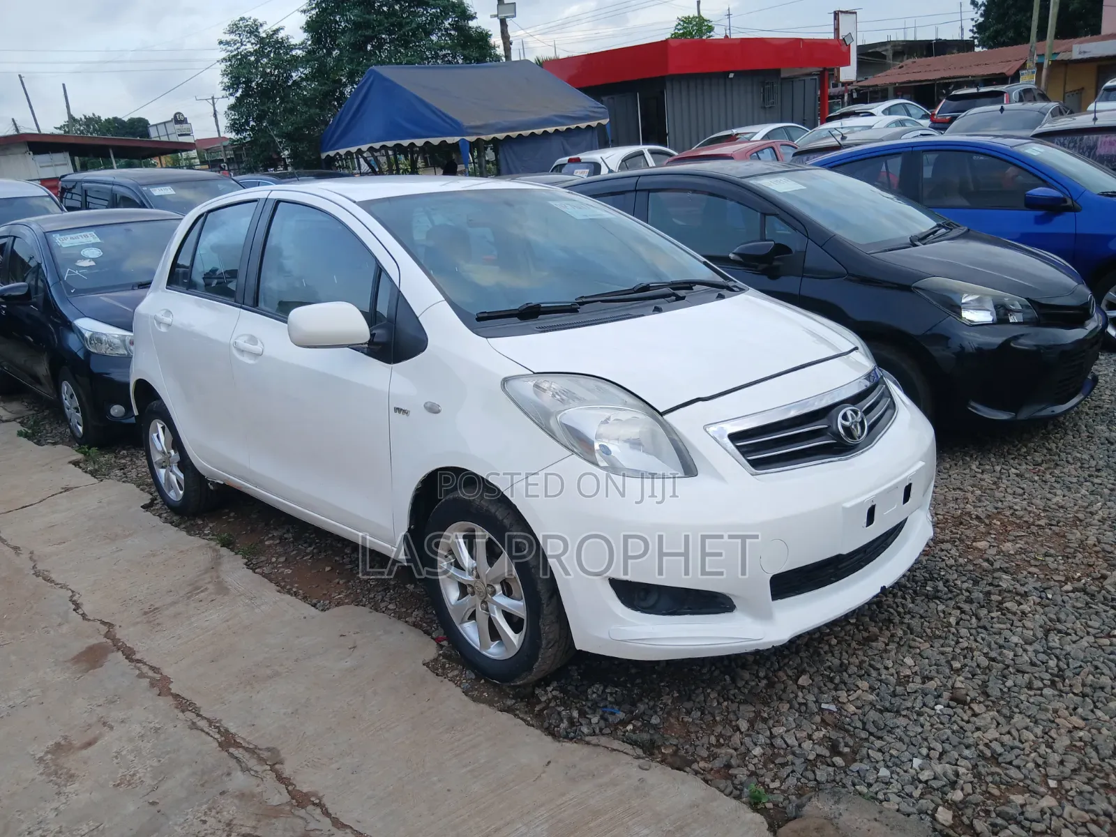 Toyota Yaris L Hatchback 5dr 2012 White