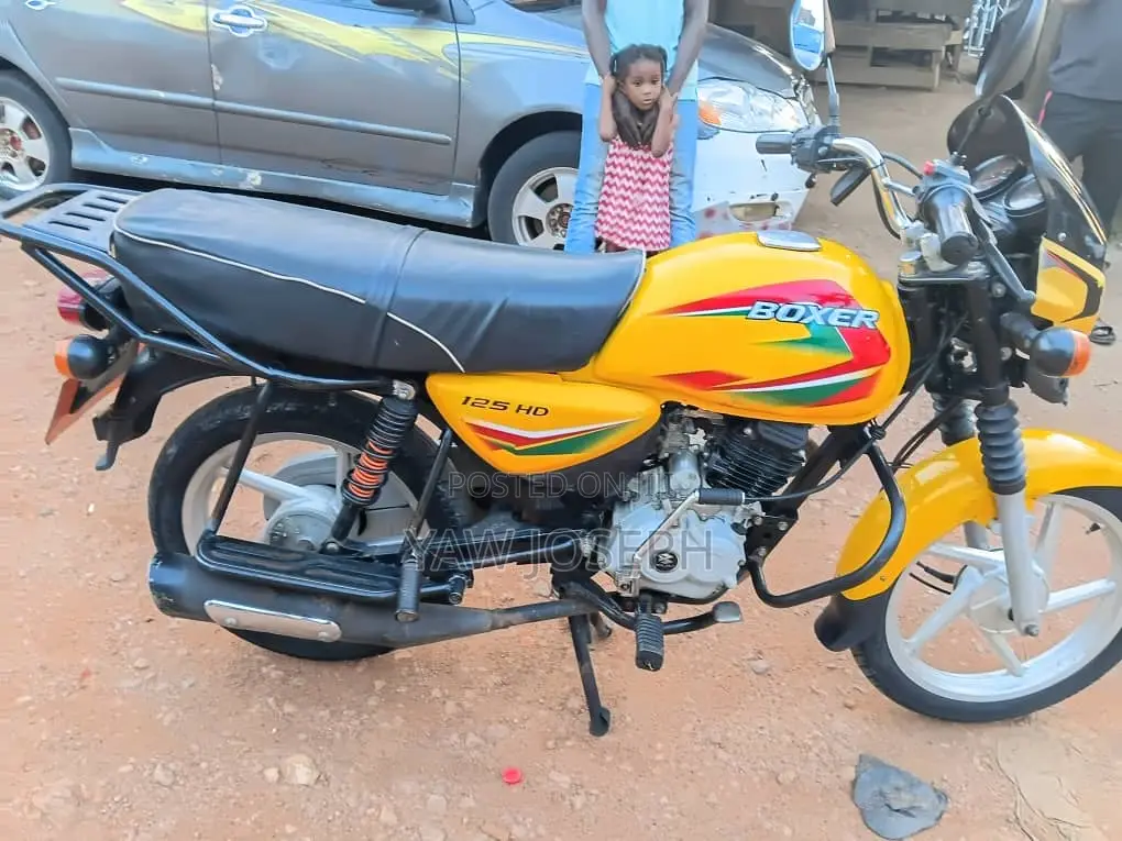 Bajaj Boxer 125 2025 Orange