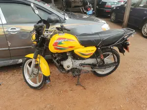 Bajaj Boxer 125 2025 Orange