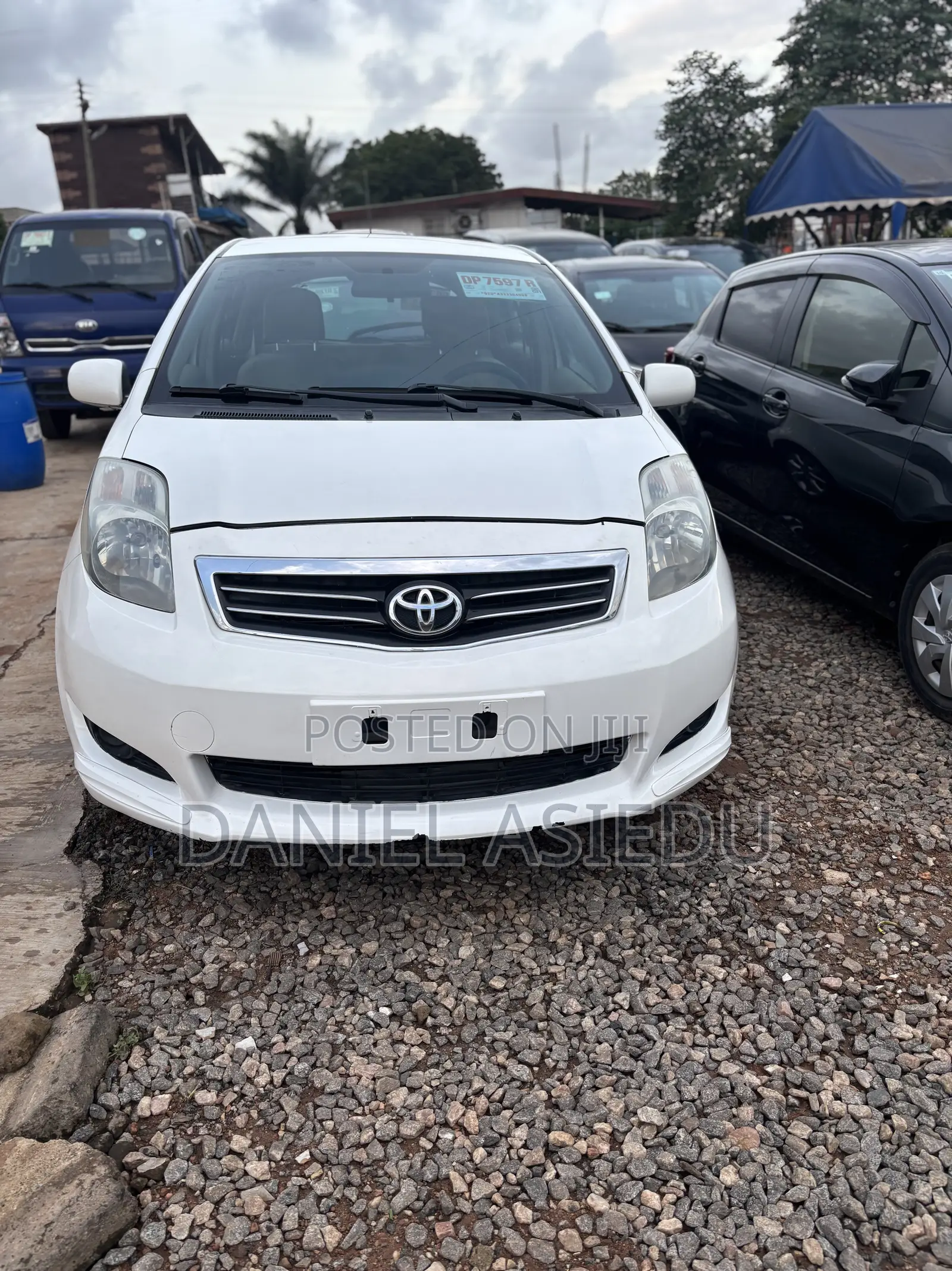 Toyota Yaris L Hatchback 5dr 2012 White