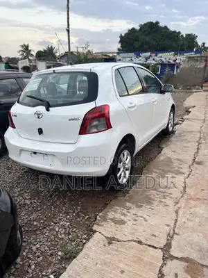 Toyota Yaris L Hatchback 5dr 2012 White