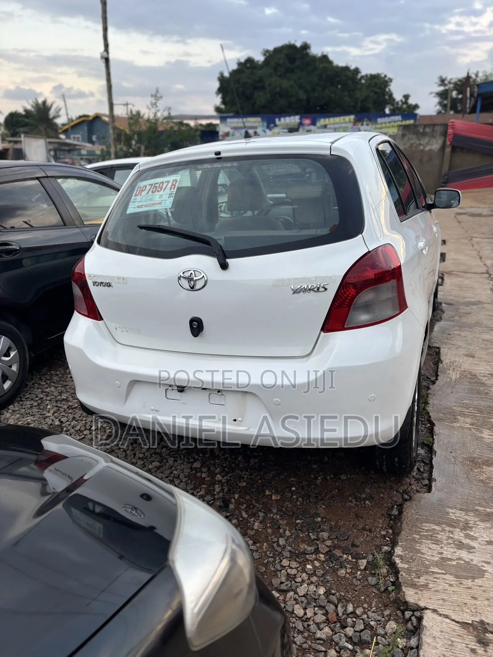 Toyota Yaris L Hatchback 5dr 2012 White