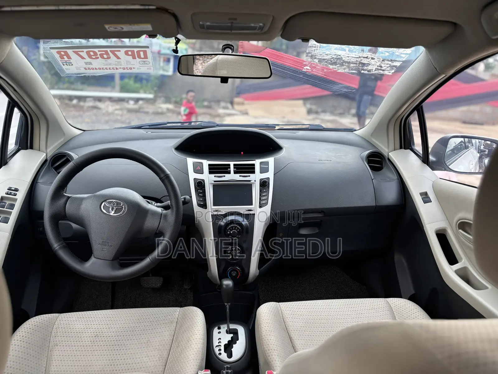 Toyota Yaris L Hatchback 5dr 2012 White