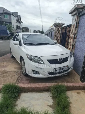 Toyota Corolla LE 4dr Sedan (1.8L 4cyl 4A) 2010 White