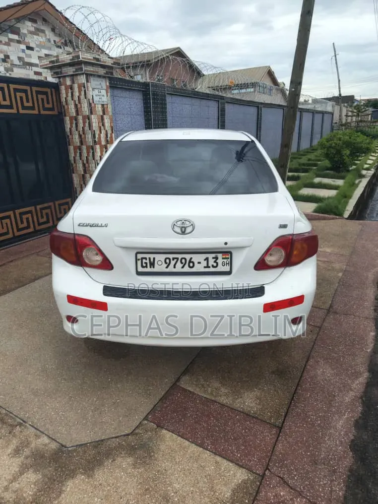 Toyota Corolla LE 4dr Sedan (1.8L 4cyl 4A) 2010 White