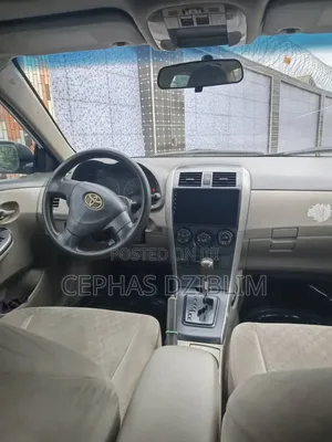 Toyota Corolla LE 4dr Sedan (1.8L 4cyl 4A) 2010 White