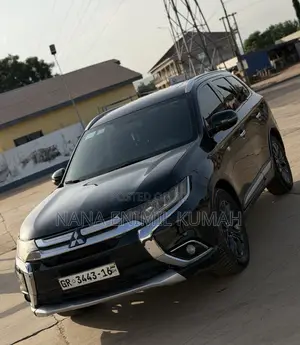 Mitsubishi Outlander 2016 Black