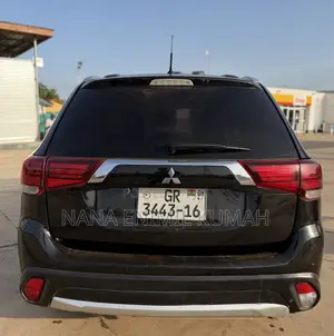 Mitsubishi Outlander 2016 Black