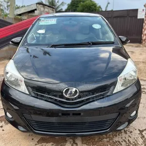 Toyota Vitz 2013 Black