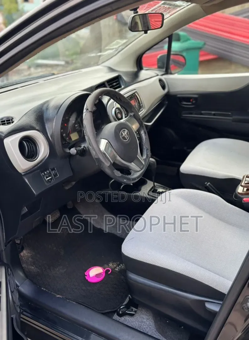 Toyota Vitz 2013 Black