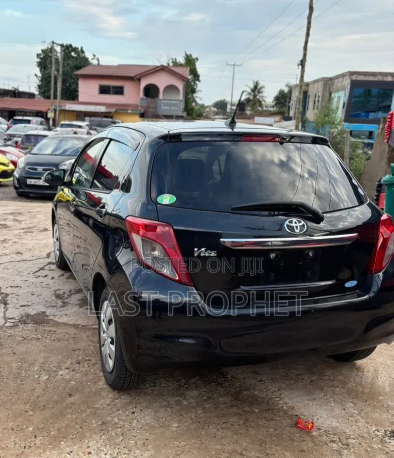 Toyota Vitz 2013 Black