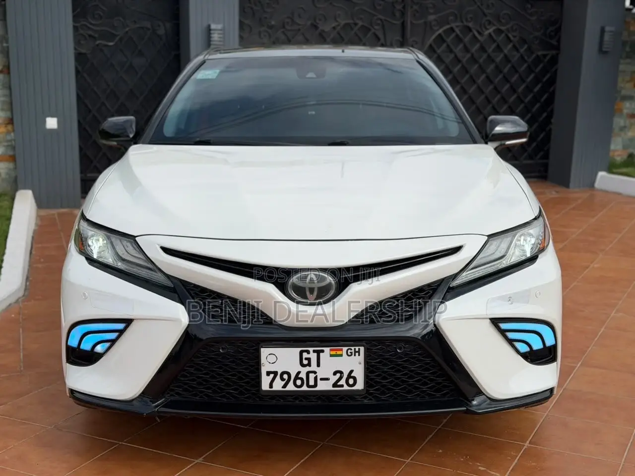 Toyota Camry 2018 White