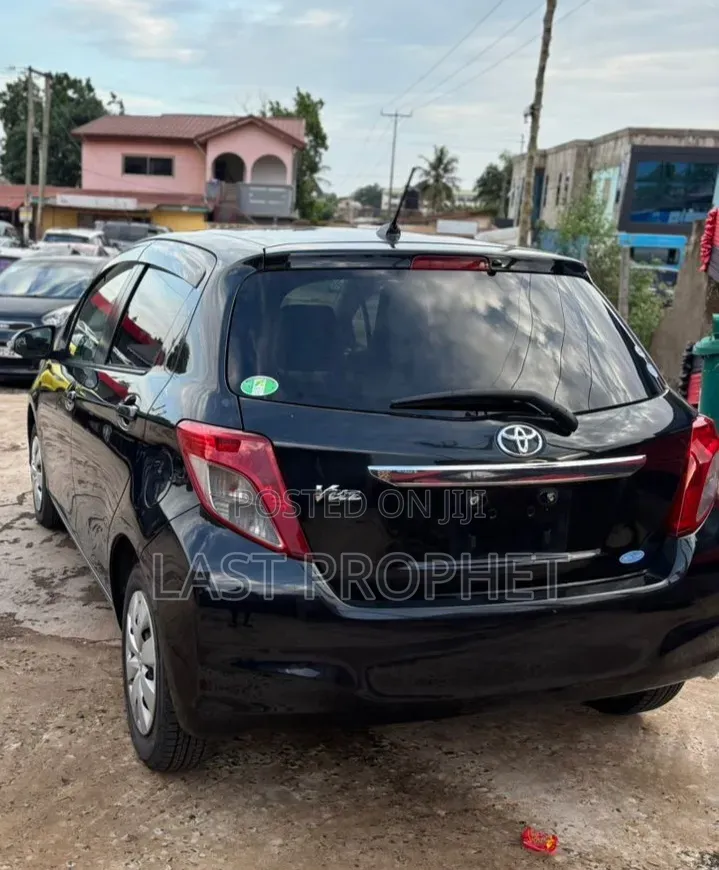 Toyota Vitz 2013 Black