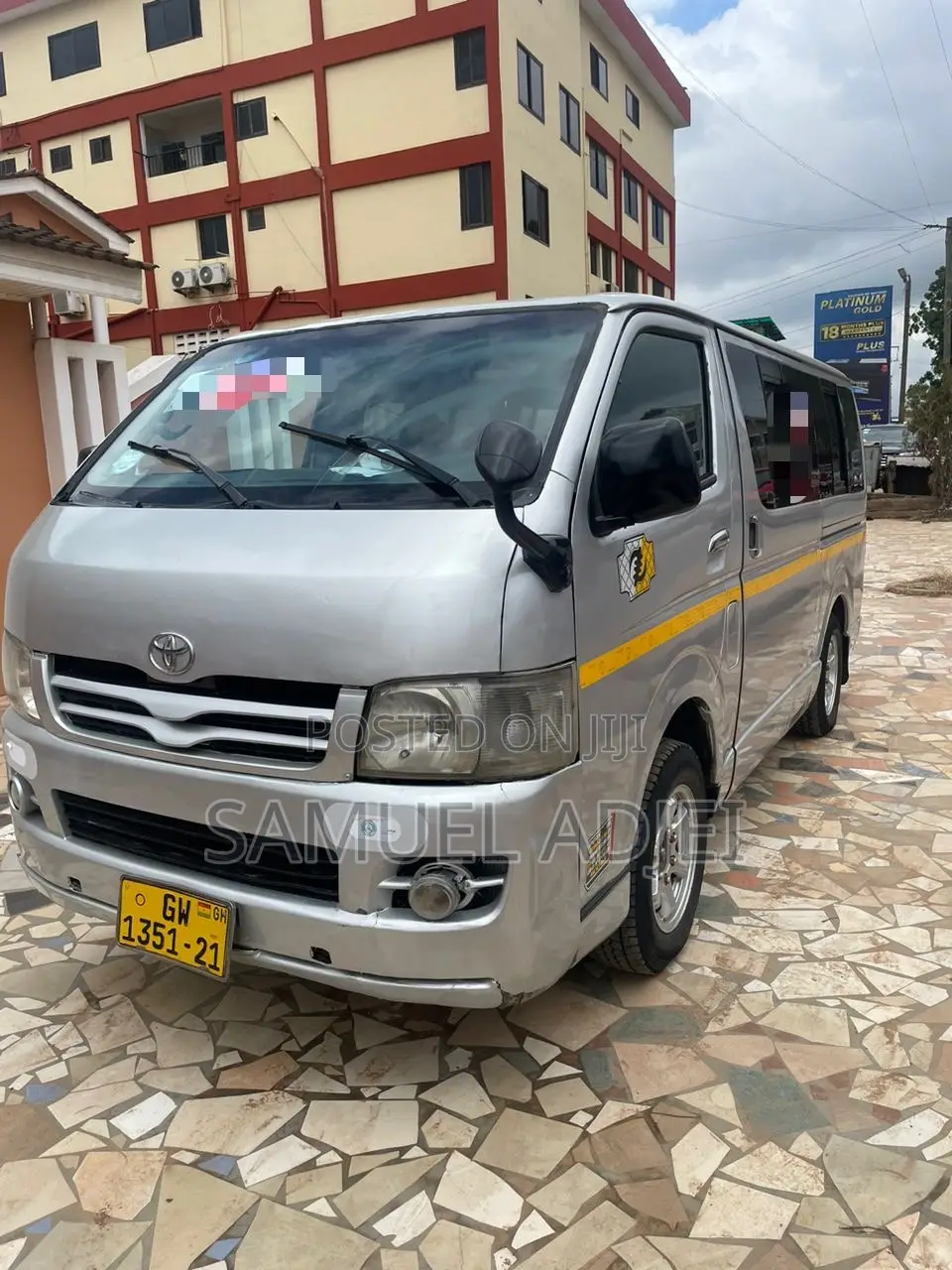 Toyota HiAce 2012 Silver