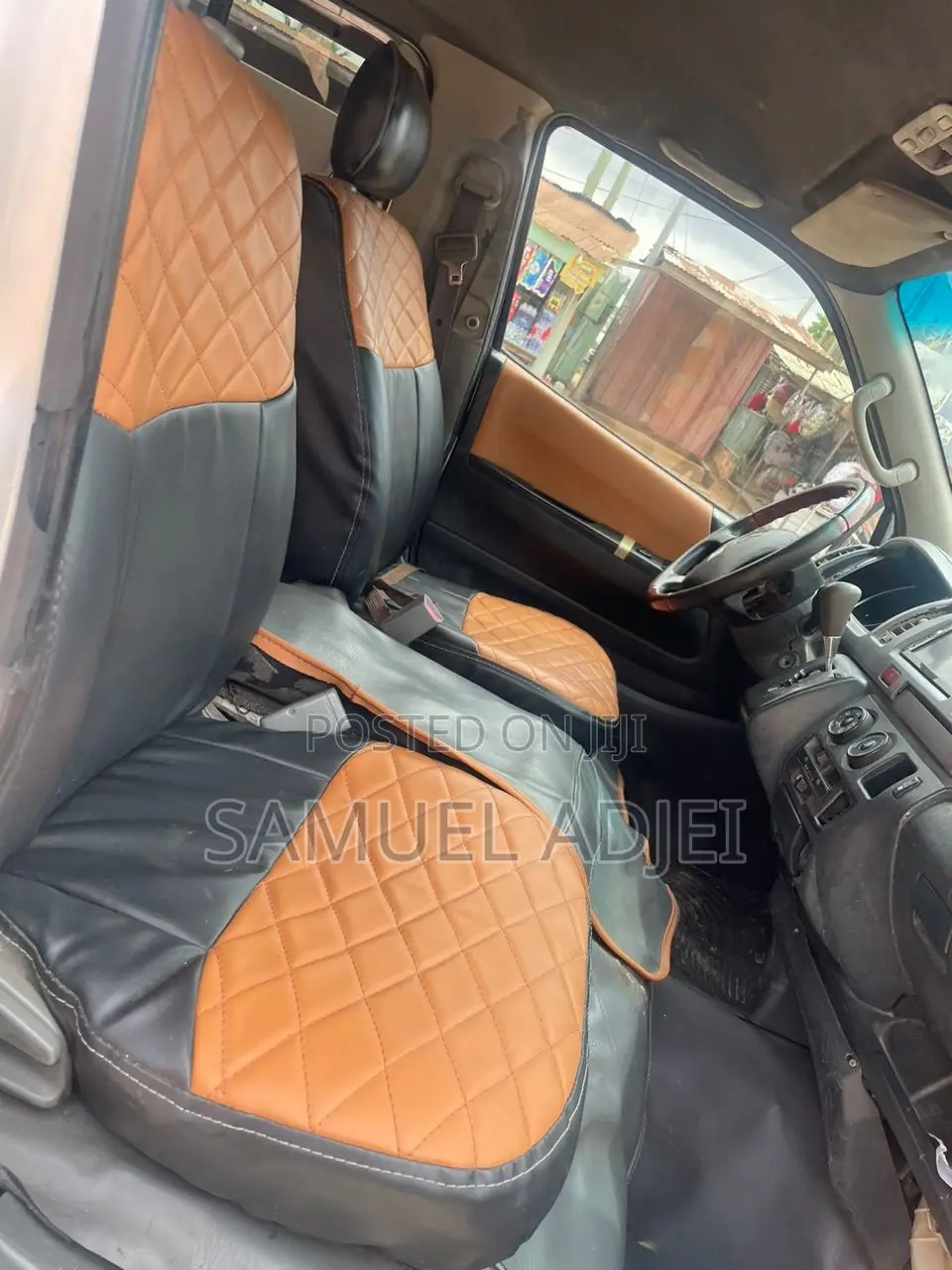 Toyota HiAce 2012 Silver