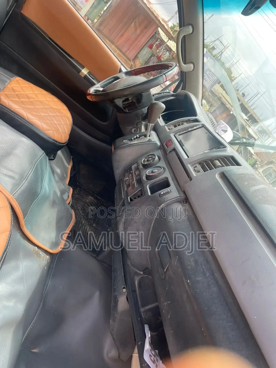 Toyota HiAce 2012 Silver