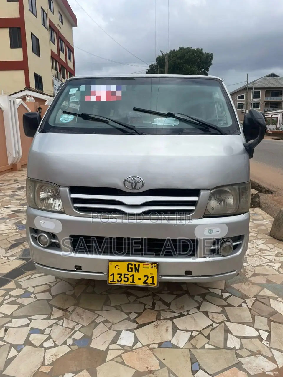 Toyota HiAce 2012 Silver