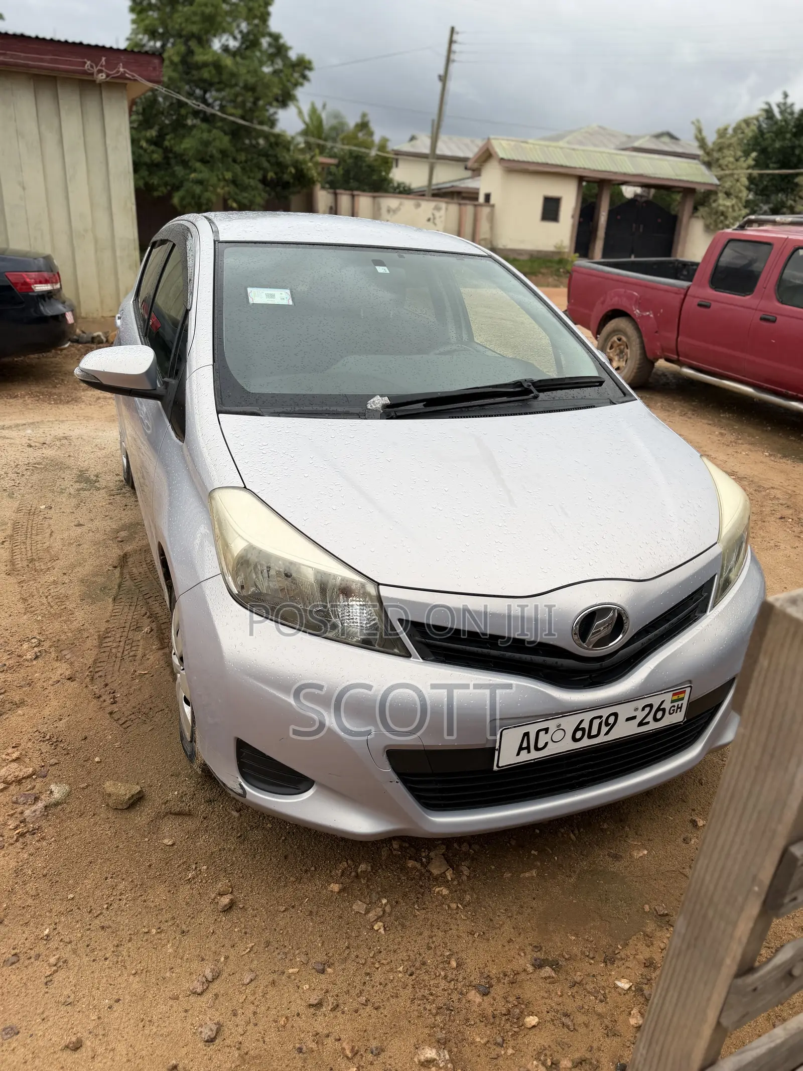 Toyota Vitz 1.0 FWD 5dr 2013 Silver