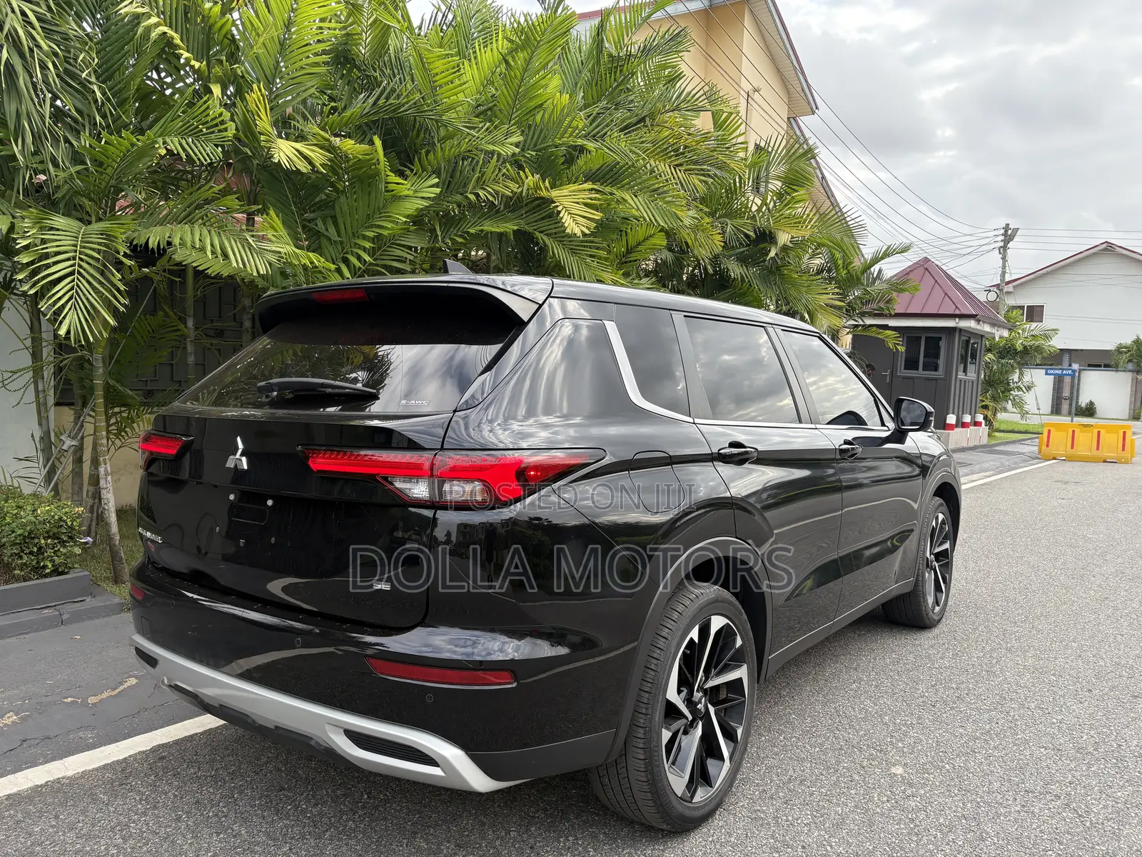 Mitsubishi Outlander 2024 Black