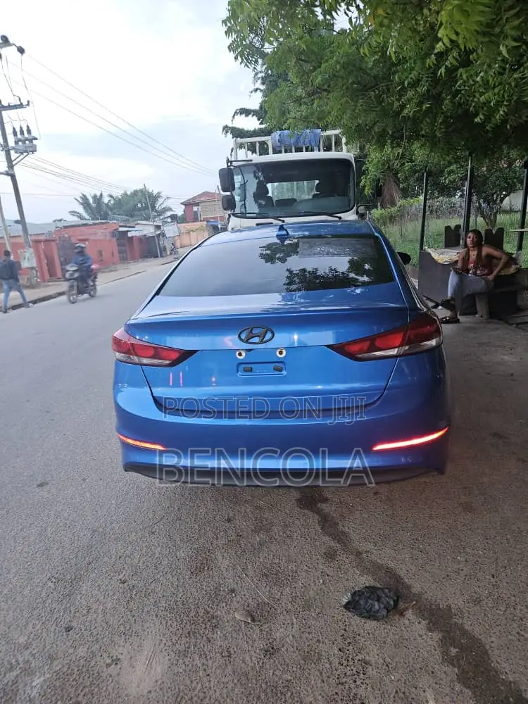 Hyundai Elantra 2017 Blue