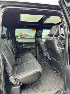 Ford F-150 Raptor 4x4 SuperCrew Cab Styleside 5.5 ft. box 145 in. WB