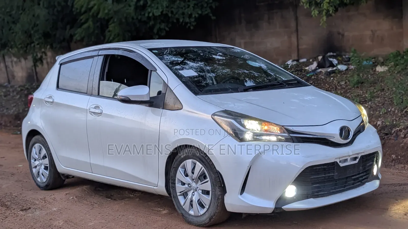 Toyota Vitz 1.3 FWD 3dr 2015 White