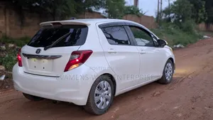 Toyota Vitz 1.3 FWD 3dr 2015 White