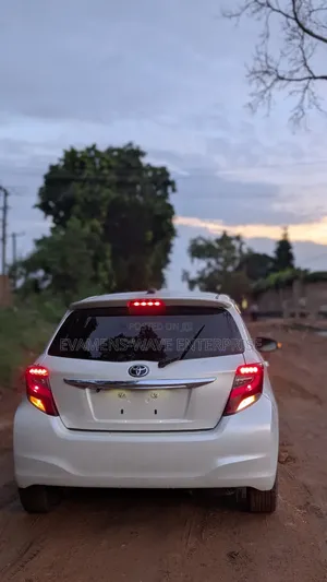 Toyota Vitz 1.3 FWD 3dr 2015 White