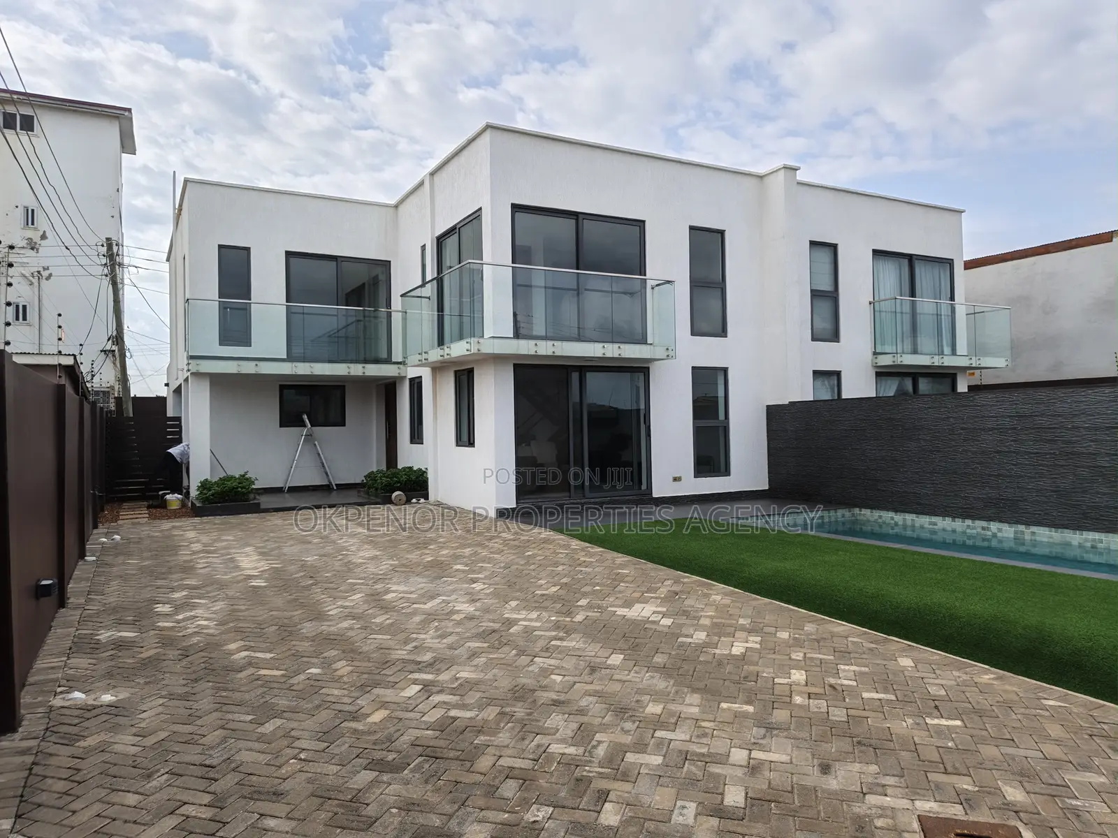 Furnished 3bdrm Duplex in South La, Accra Metropolitan for sale
