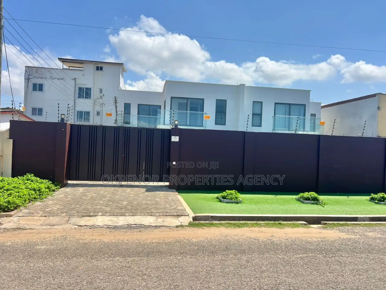 Furnished 3bdrm Duplex in South La, Accra Metropolitan for sale