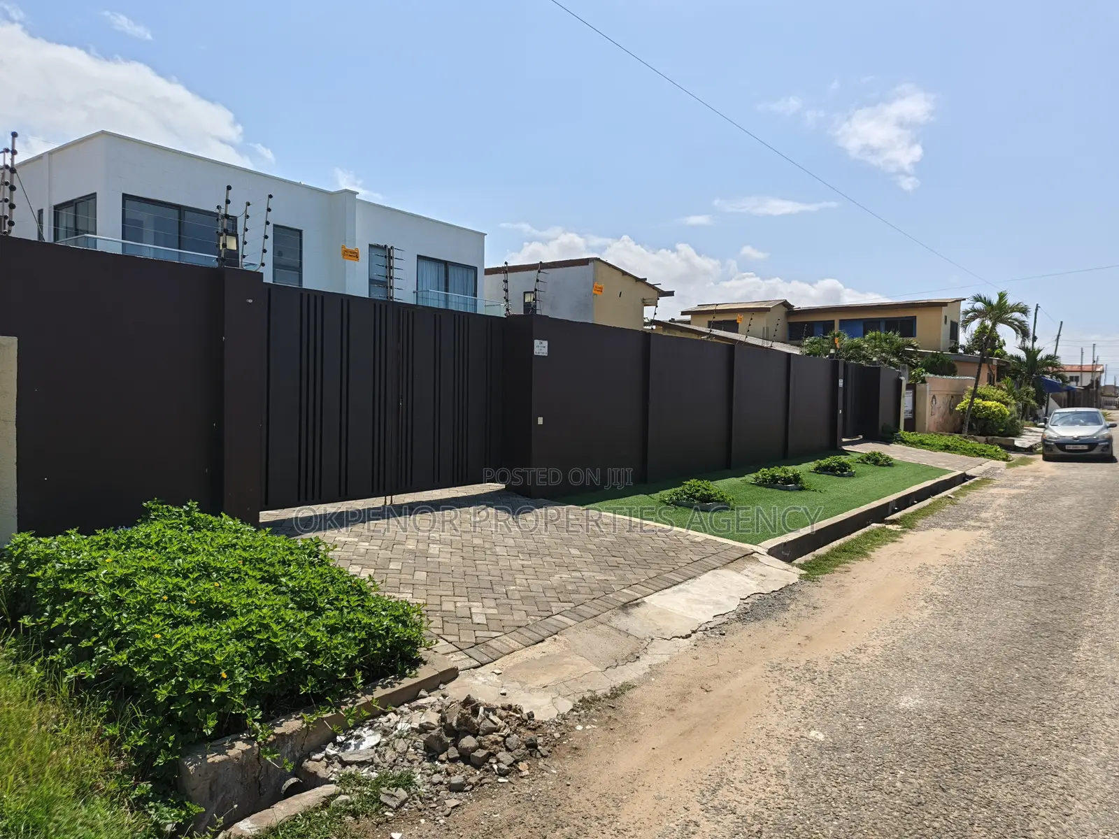 Furnished 3bdrm Duplex in South La, Accra Metropolitan for sale
