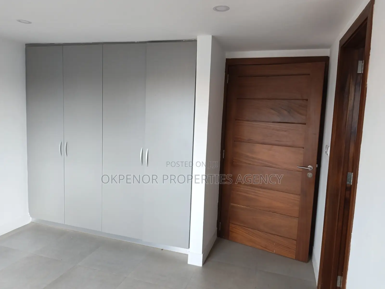 Furnished 3bdrm Duplex in South La, Accra Metropolitan for sale